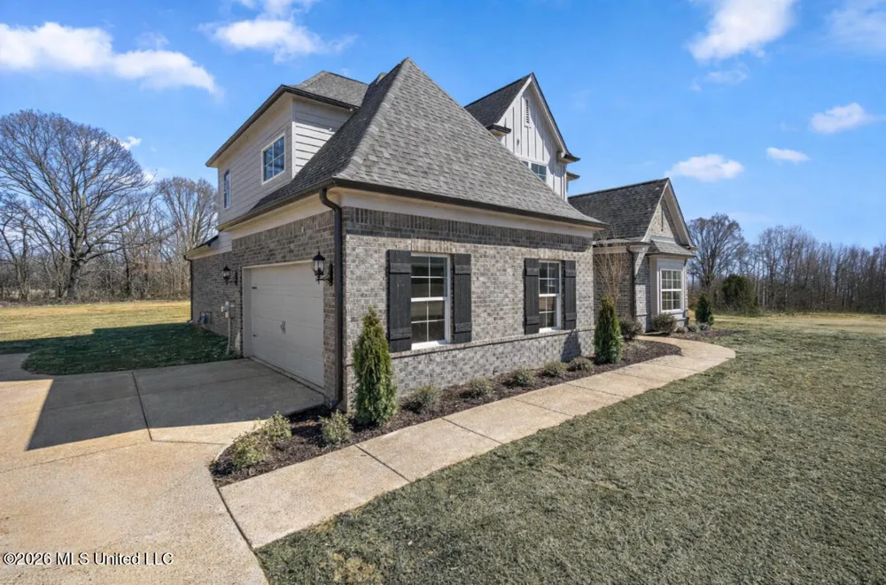 302 Wells Drive Hernando, MS 38632