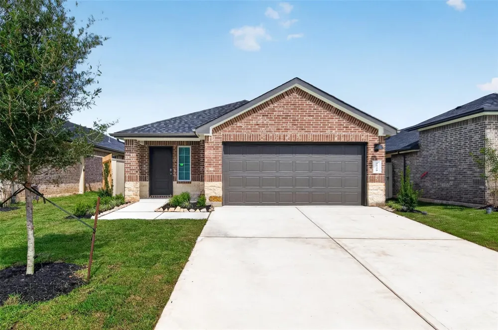 3529 Longhorn Valley Street League City, TX 77511