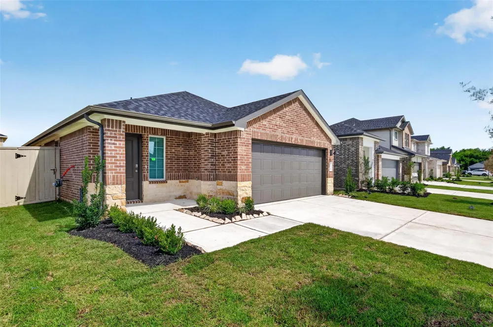 3529 Longhorn Valley Street League City, TX 77511
