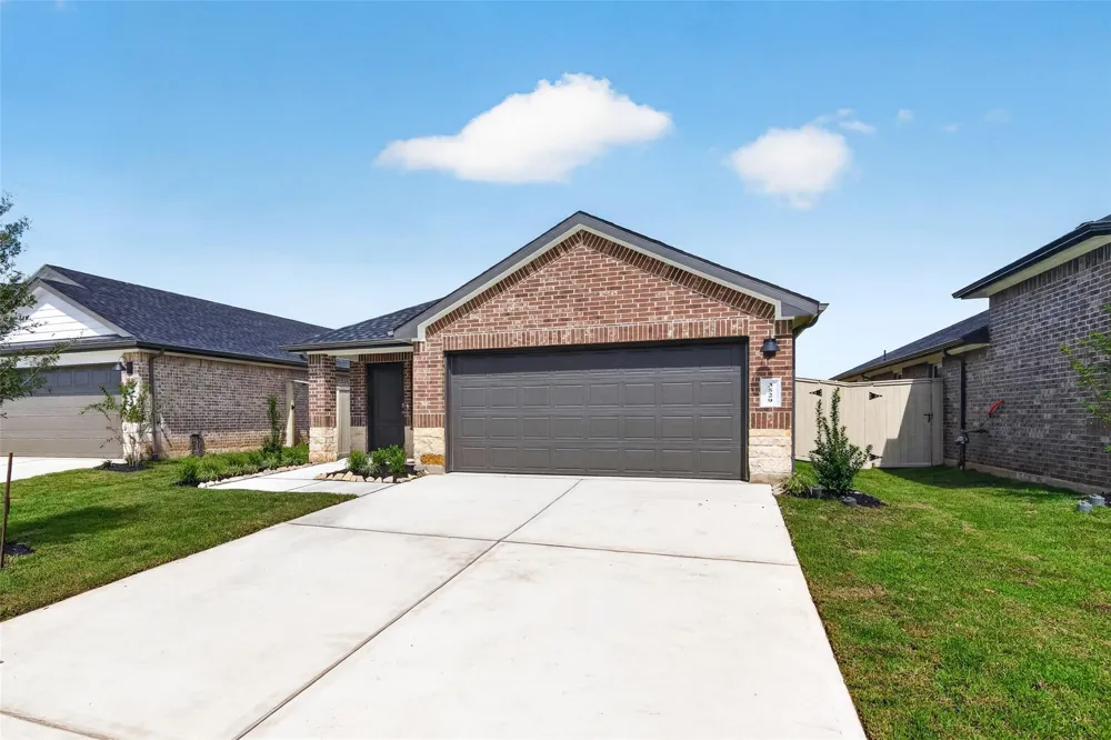 3529 Longhorn Valley Street League City, TX 77511