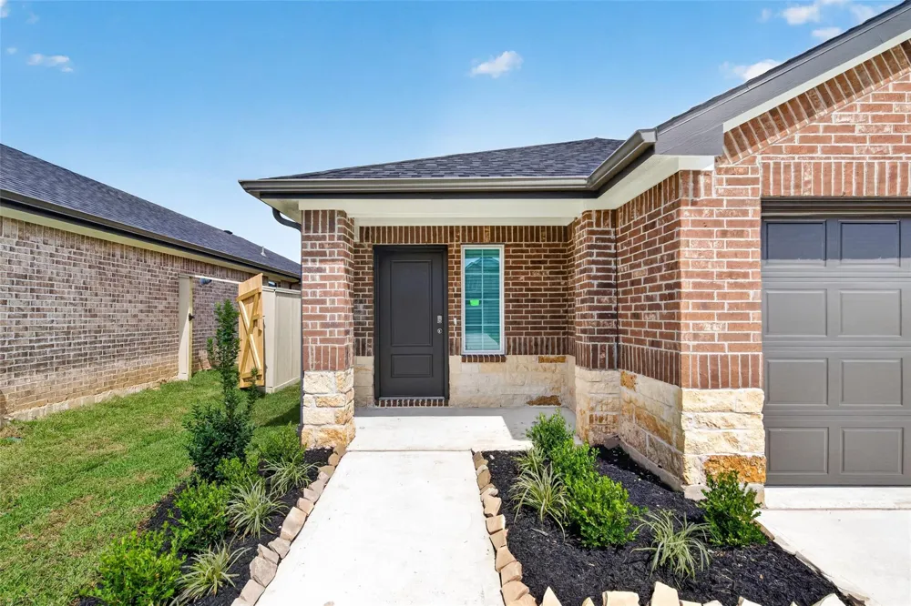 3529 Longhorn Valley Street League City, TX 77511