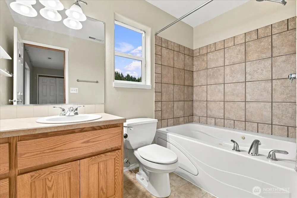 919 NW 11th Avenue Battle Ground, WA 98604