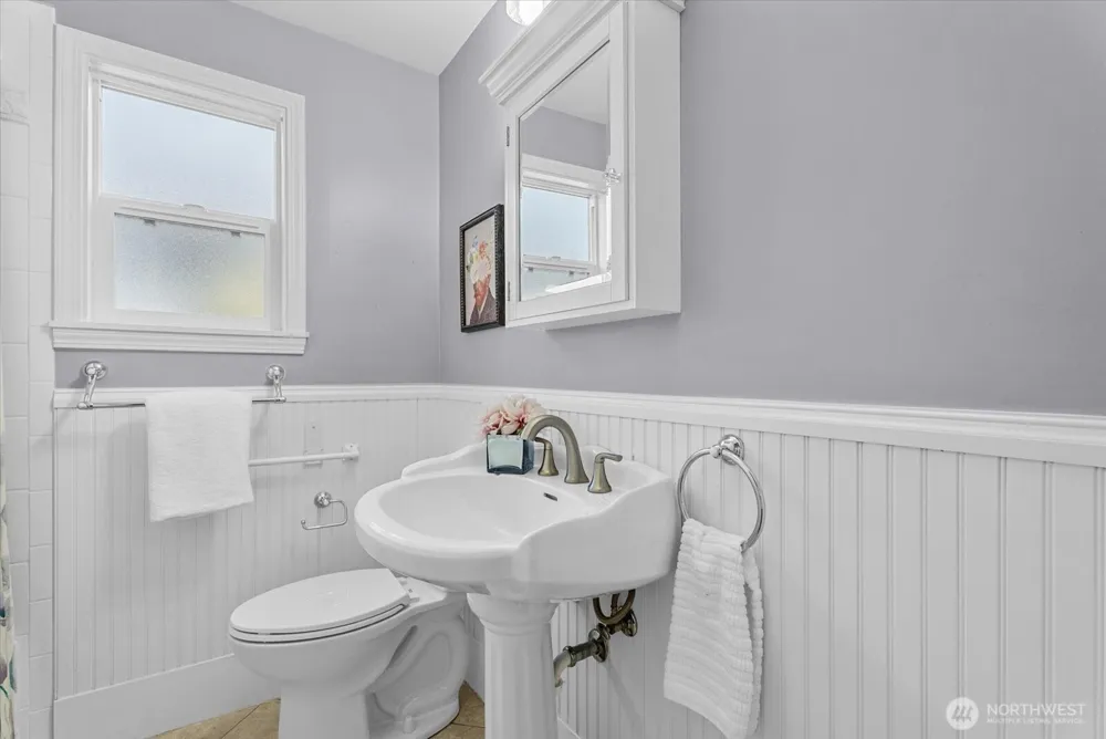 12116 Shorewood Drive SW Burien, WA 98146