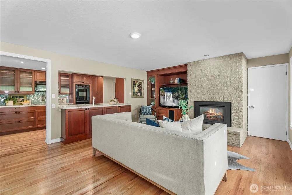 12116 Shorewood Drive SW Burien, WA 98146
