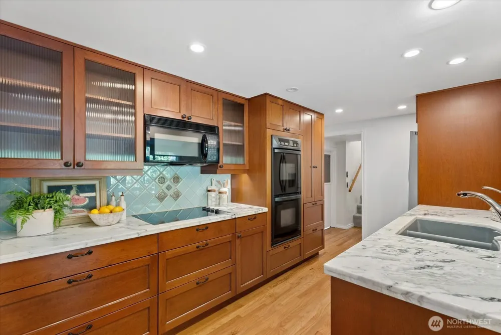 12116 Shorewood Drive SW Burien, WA 98146
