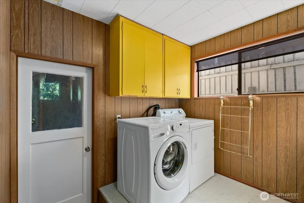 12116 Shorewood Drive SW Burien, WA 98146
