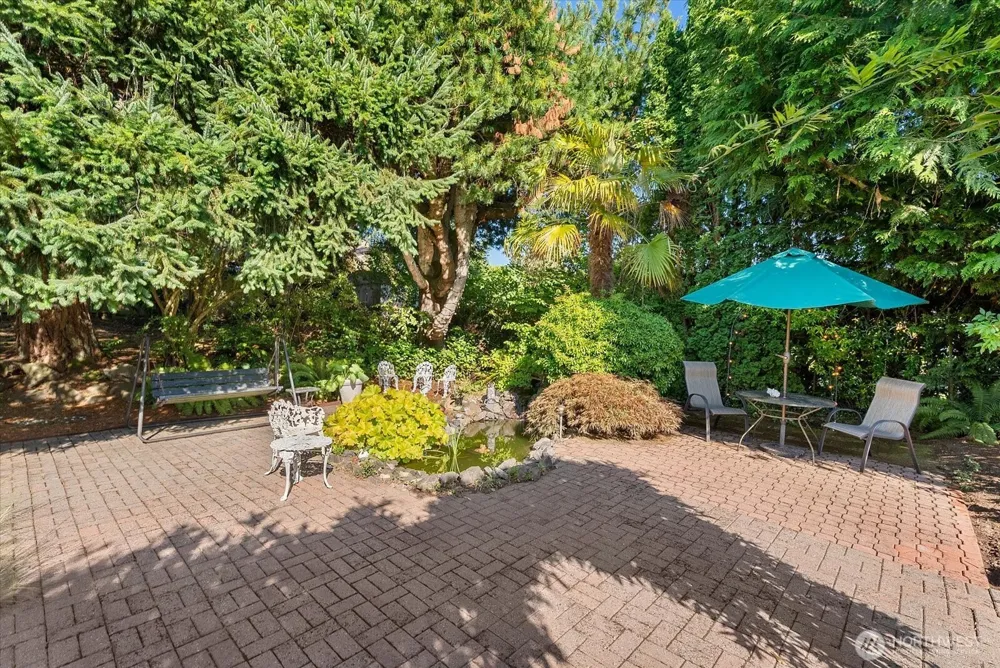 12116 Shorewood Drive SW Burien, WA 98146