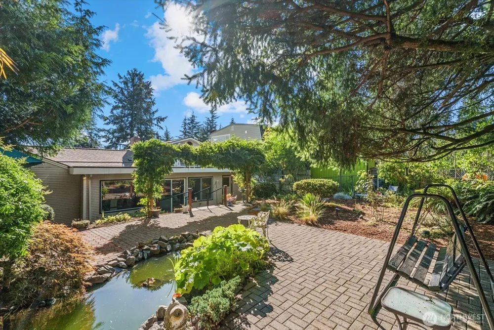 12116 Shorewood Drive SW Burien, WA 98146