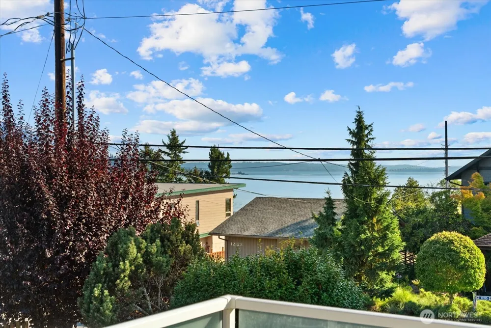 12116 Shorewood Drive SW Burien, WA 98146