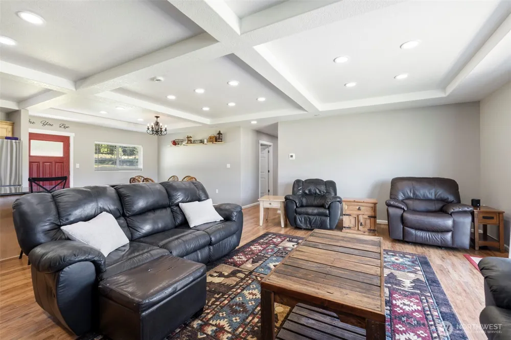 819 Middle Fork Road Onalaska, WA 98570