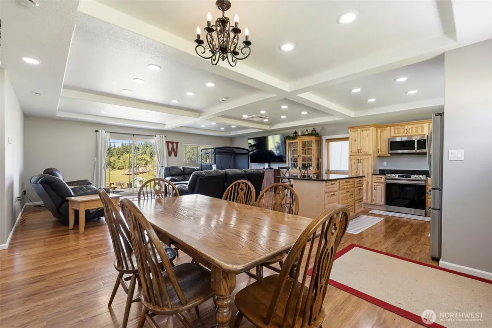 819 Middle Fork Road Onalaska, WA 98570