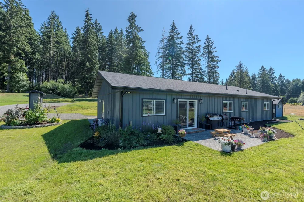 819 Middle Fork Road Onalaska, WA 98570