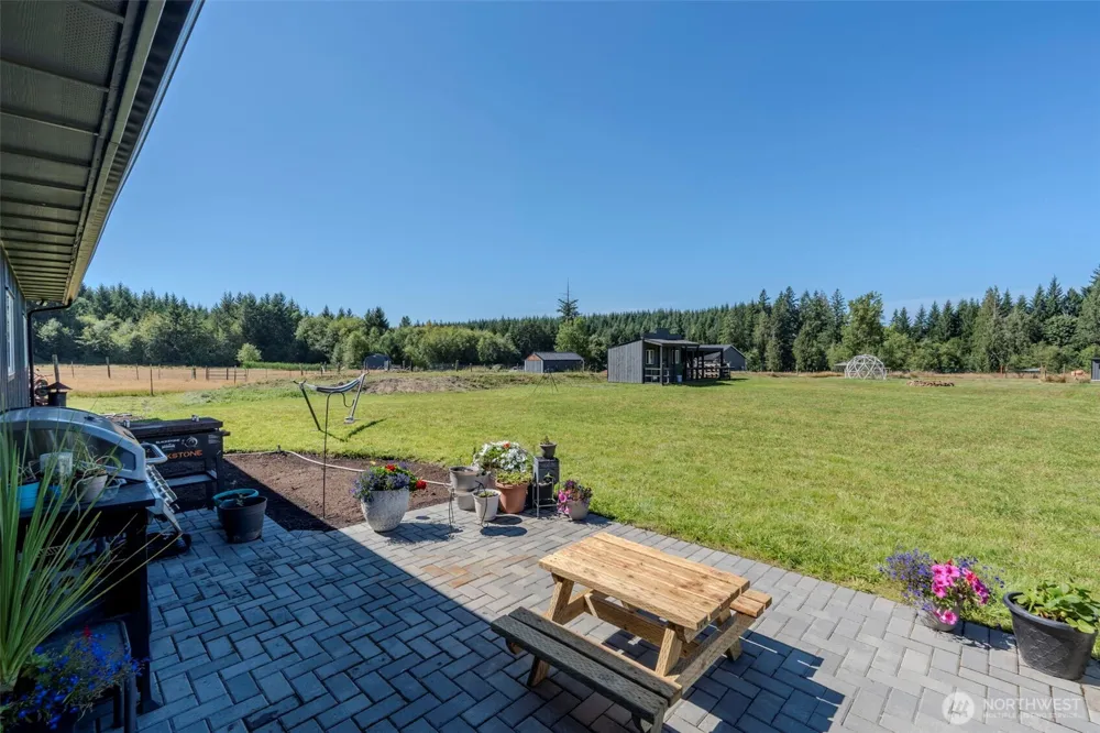 819 Middle Fork Road Onalaska, WA 98570