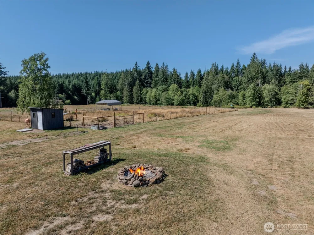819 Middle Fork Road Onalaska, WA 98570