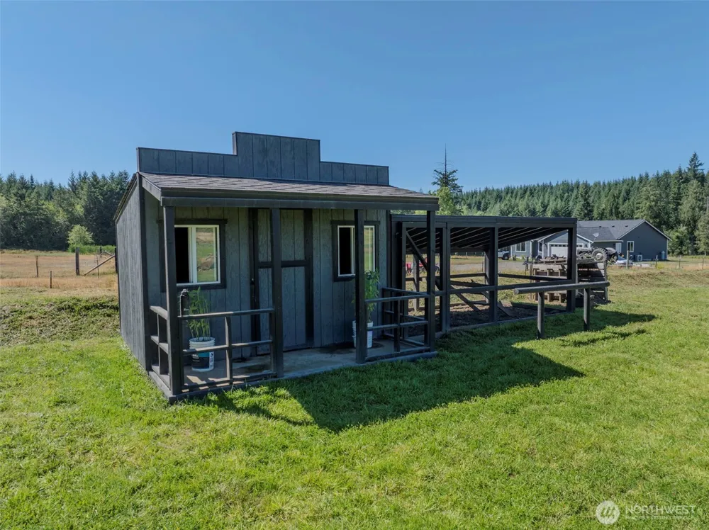 819 Middle Fork Road Onalaska, WA 98570