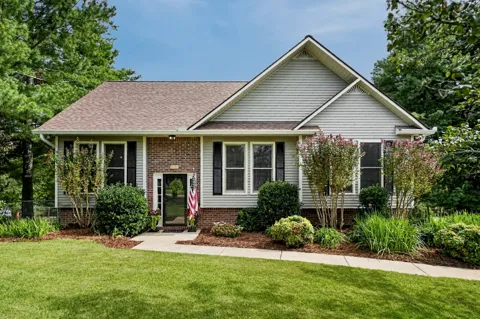3405 Riveroaks Dr