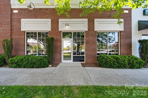 1381 Center Street