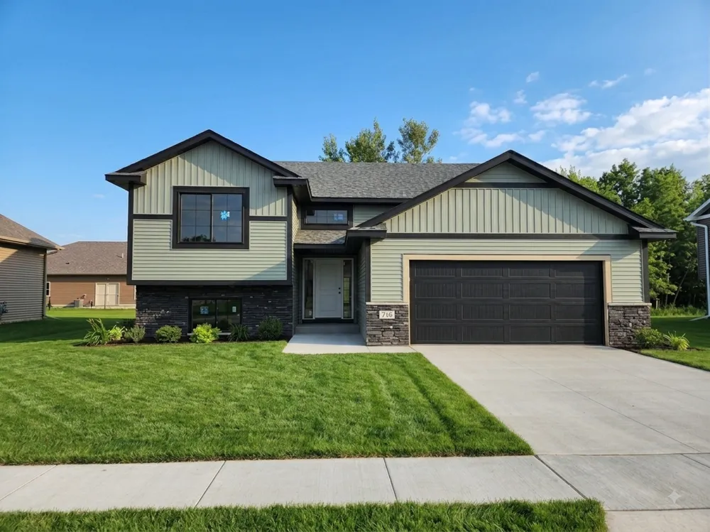 718 Margaret Avenue NE Isanti, MN 55040