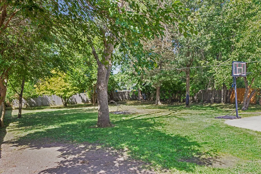 3713 Van Dyke Street White Bear Lake, MN 55110