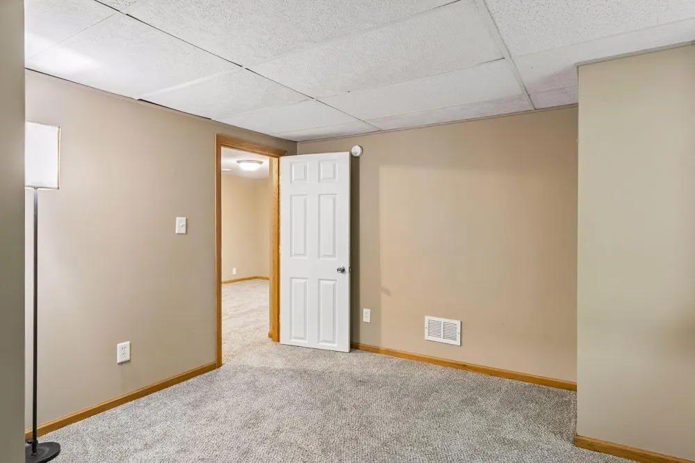 3713 Van Dyke Street White Bear Lake, MN 55110