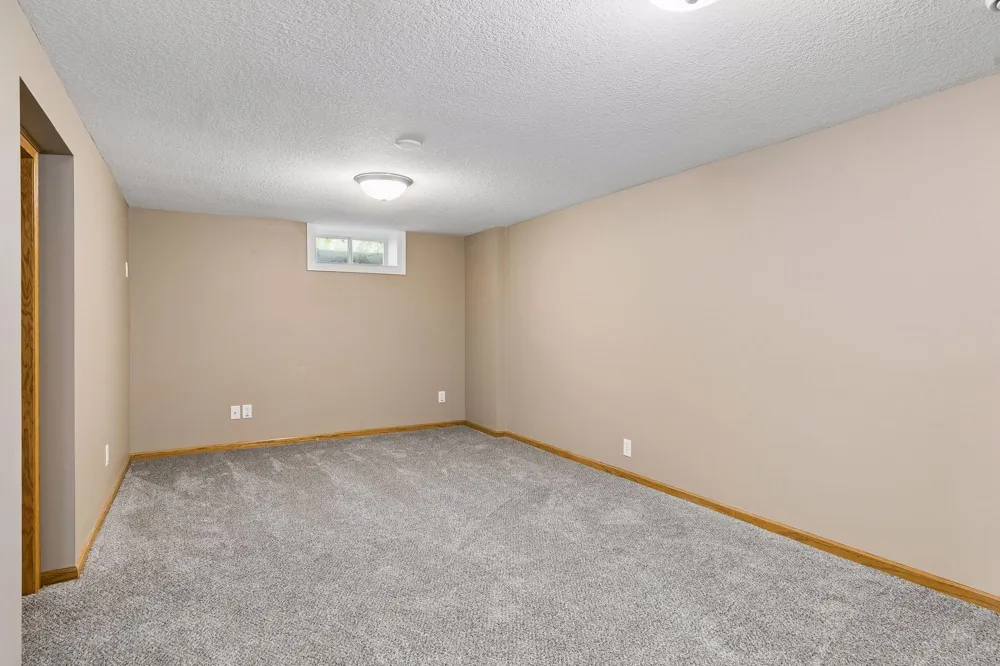 3713 Van Dyke Street White Bear Lake, MN 55110