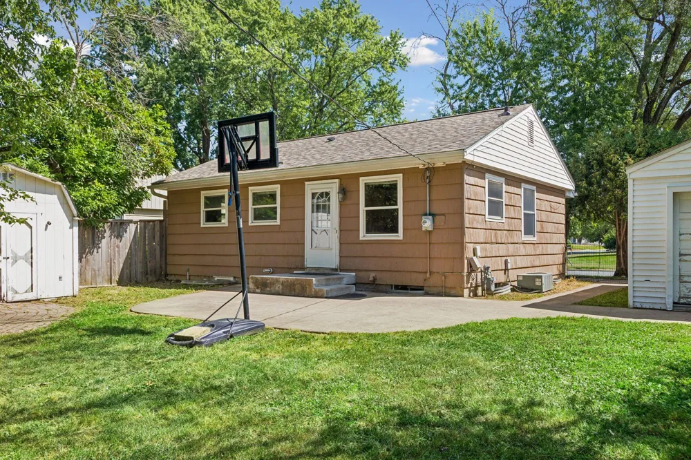 3713 Van Dyke Street White Bear Lake, MN 55110
