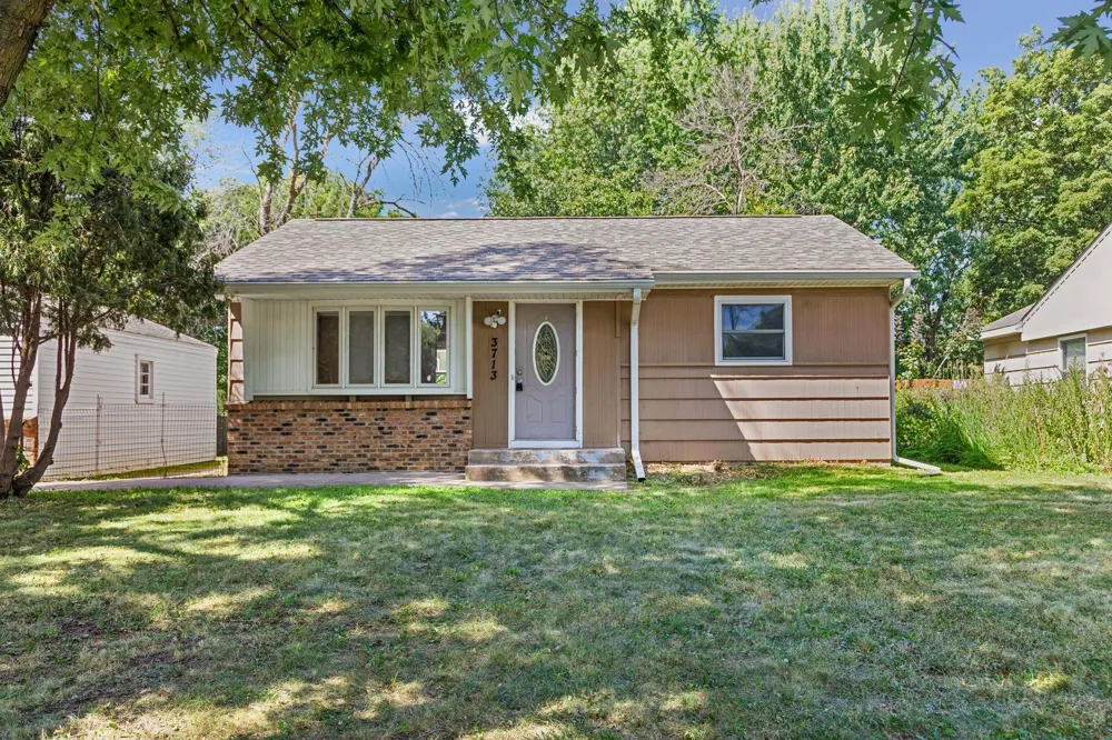 3713 Van Dyke Street White Bear Lake, MN 55110