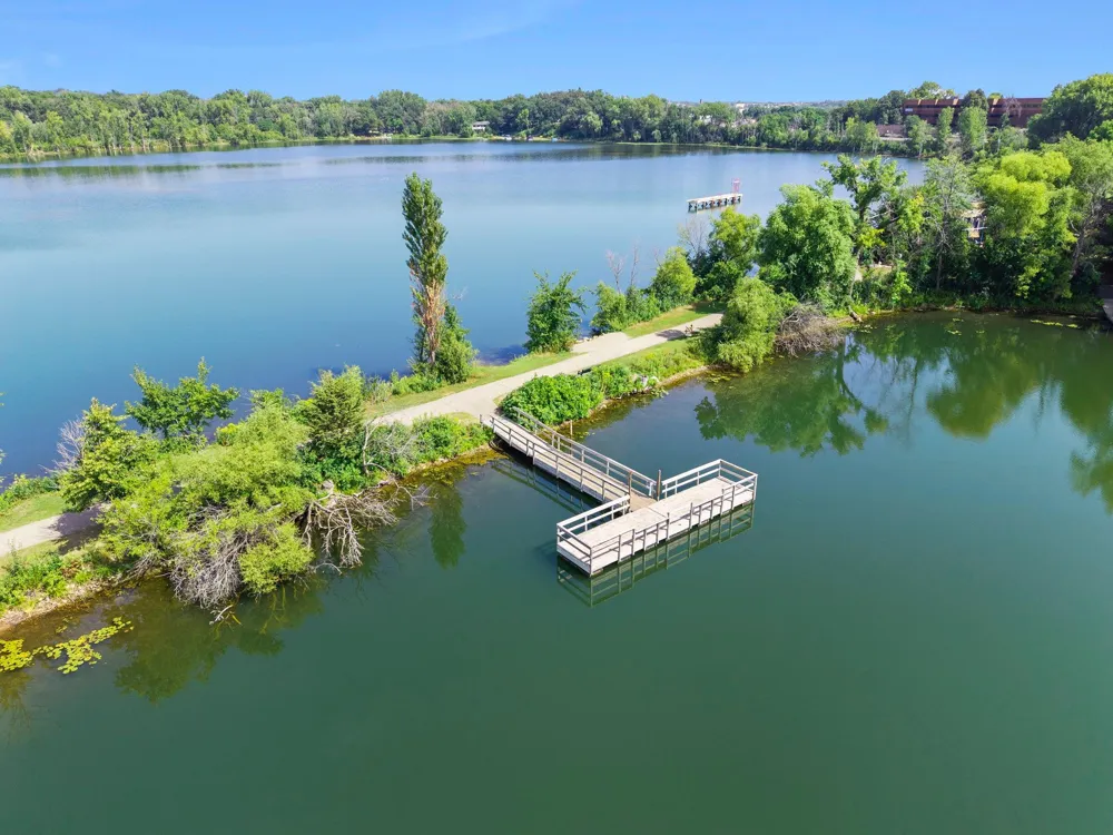 5332 Beachside Drive Minnetonka, MN 55343