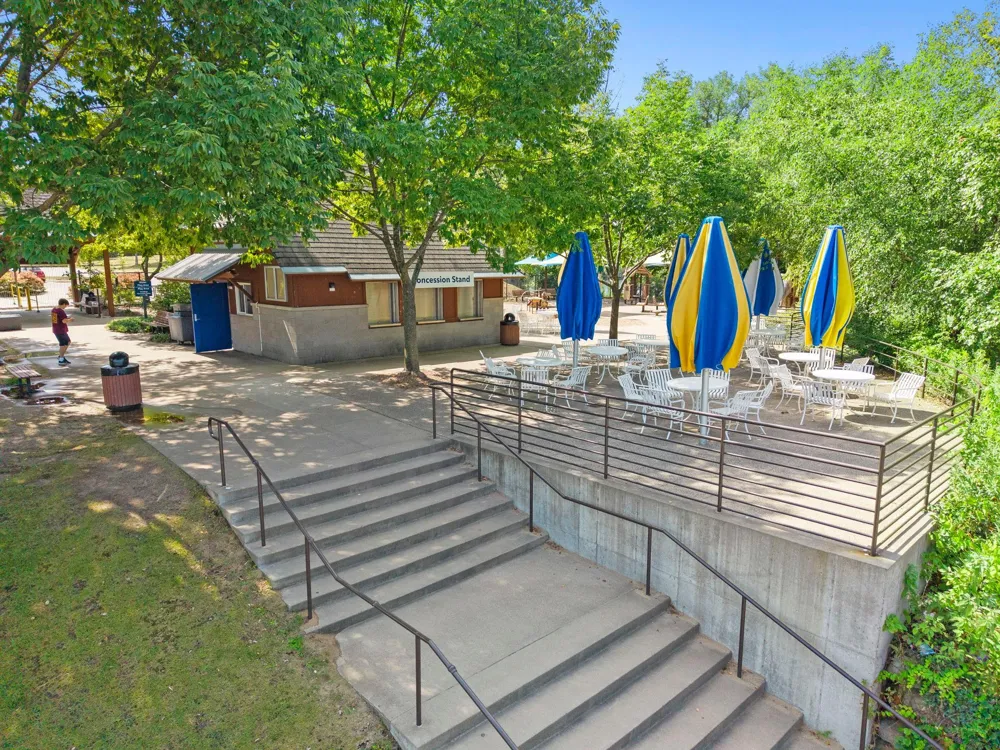 5332 Beachside Drive Minnetonka, MN 55343