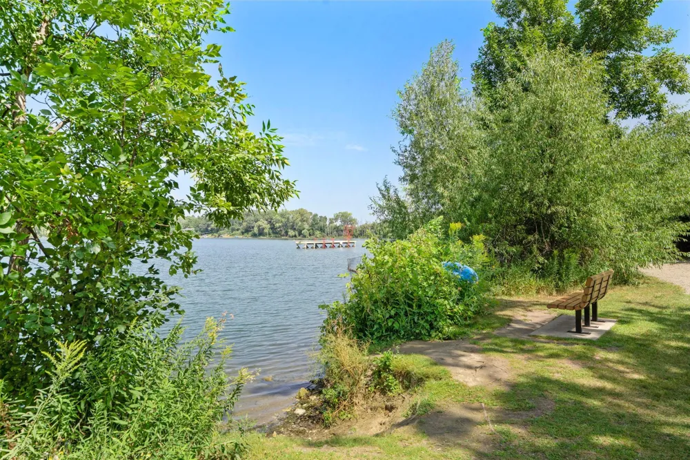 5332 Beachside Drive Minnetonka, MN 55343