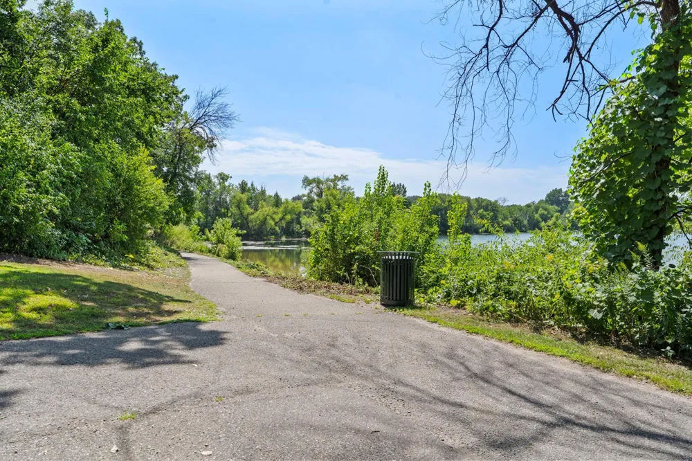 5332 Beachside Drive Minnetonka, MN 55343