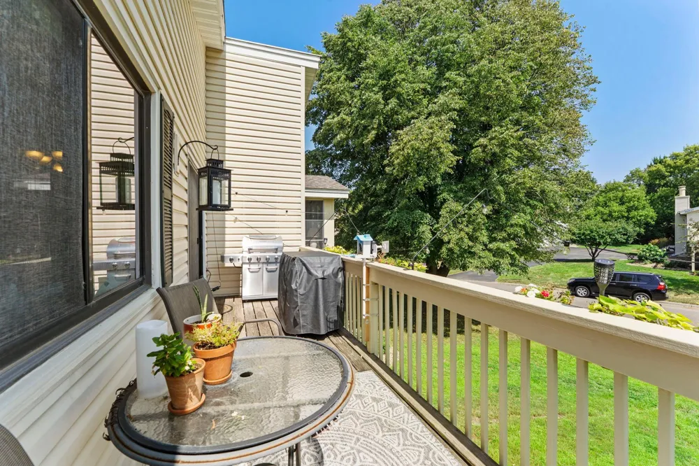 5332 Beachside Drive Minnetonka, MN 55343