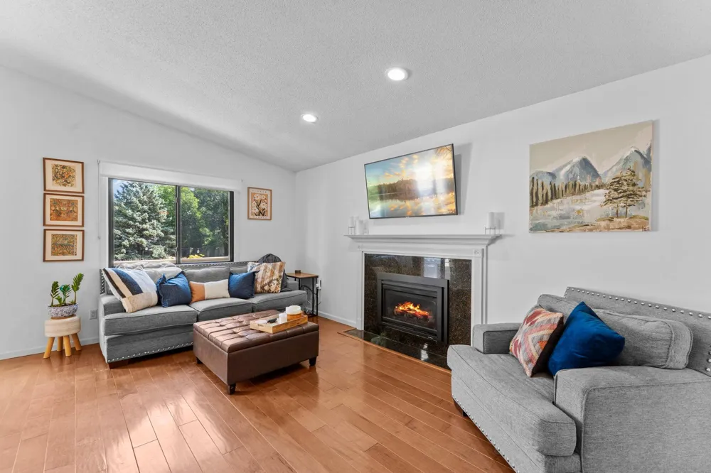 5332 Beachside Drive Minnetonka, MN 55343