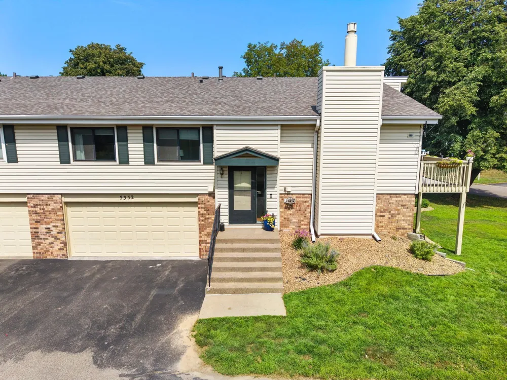 5332 Beachside Drive Minnetonka, MN 55343