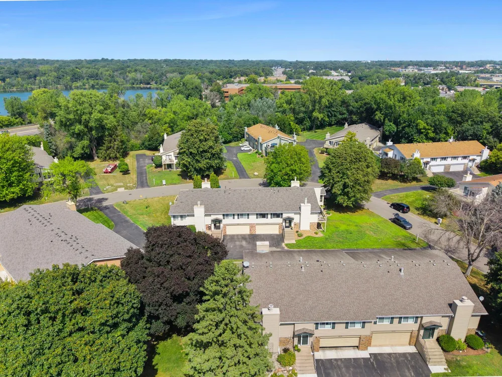 5332 Beachside Drive Minnetonka, MN 55343