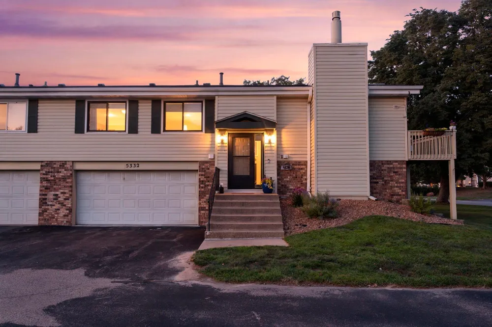 5332 Beachside Drive Minnetonka, MN 55343