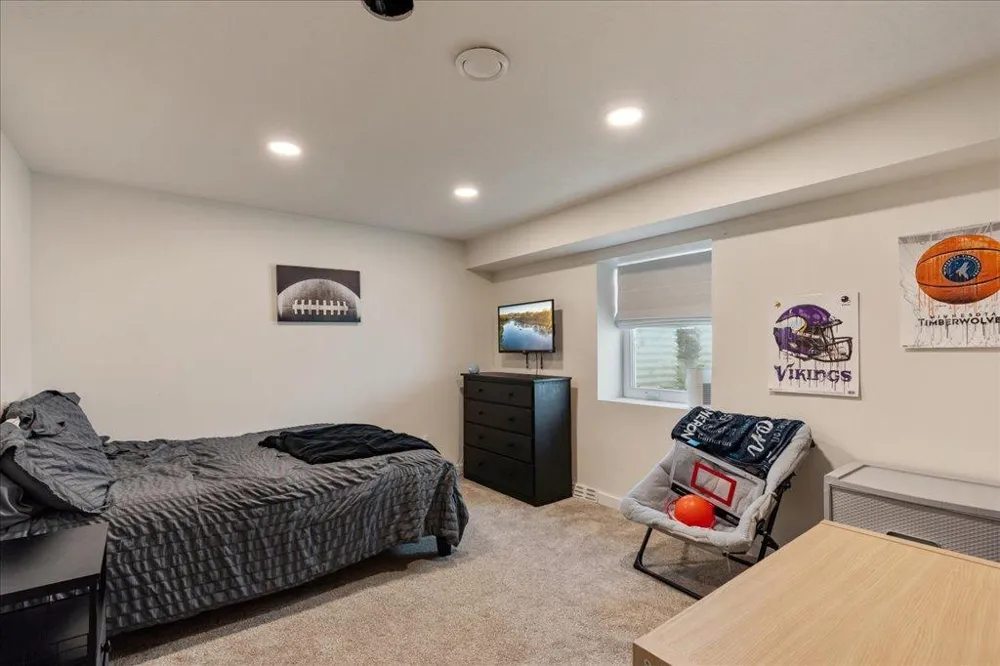 6141 Donald Street Baxter, MN 56425