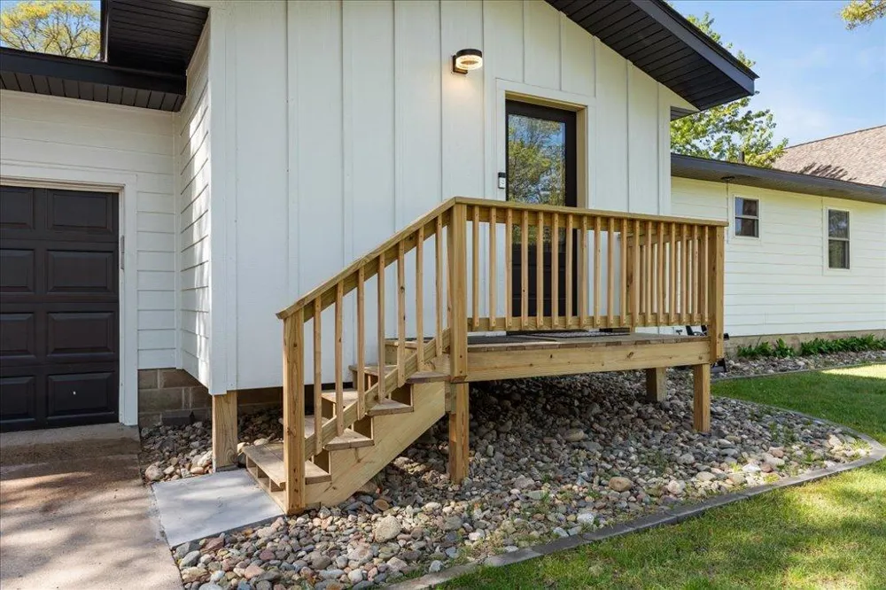 6141 Donald Street Baxter, MN 56425