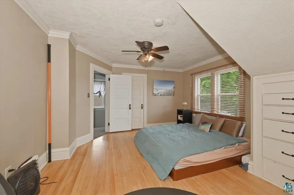 5215 Avondale Street Duluth, MN 55804