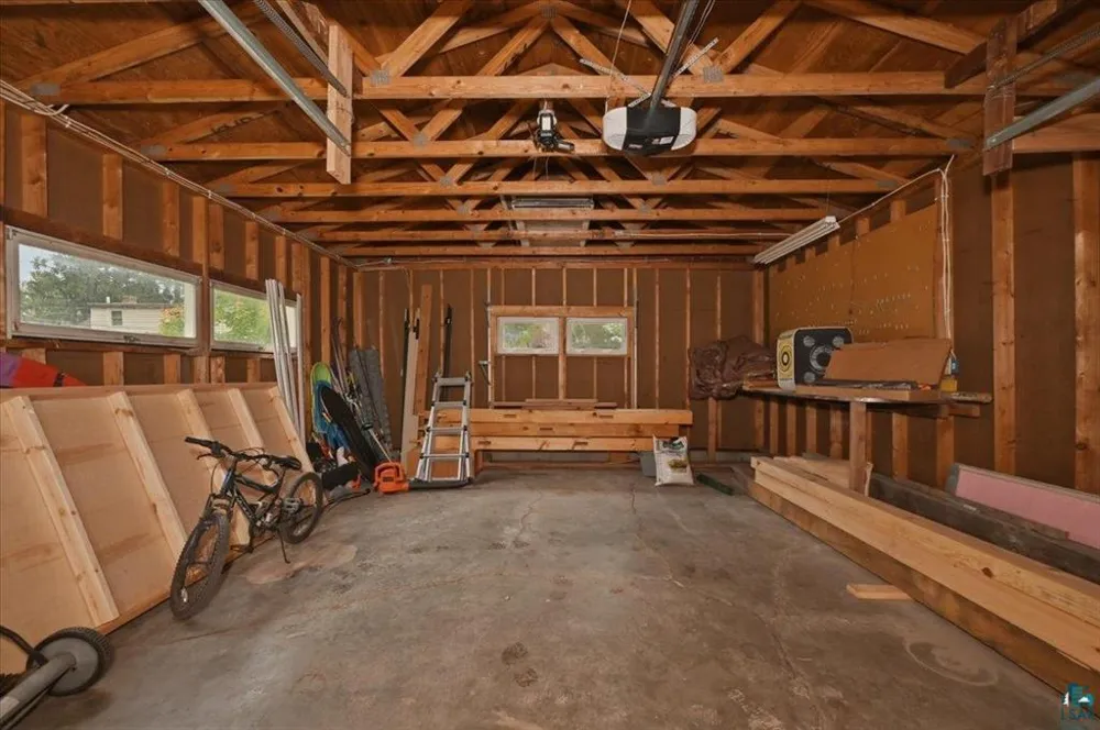 5215 Avondale Street Duluth, MN 55804