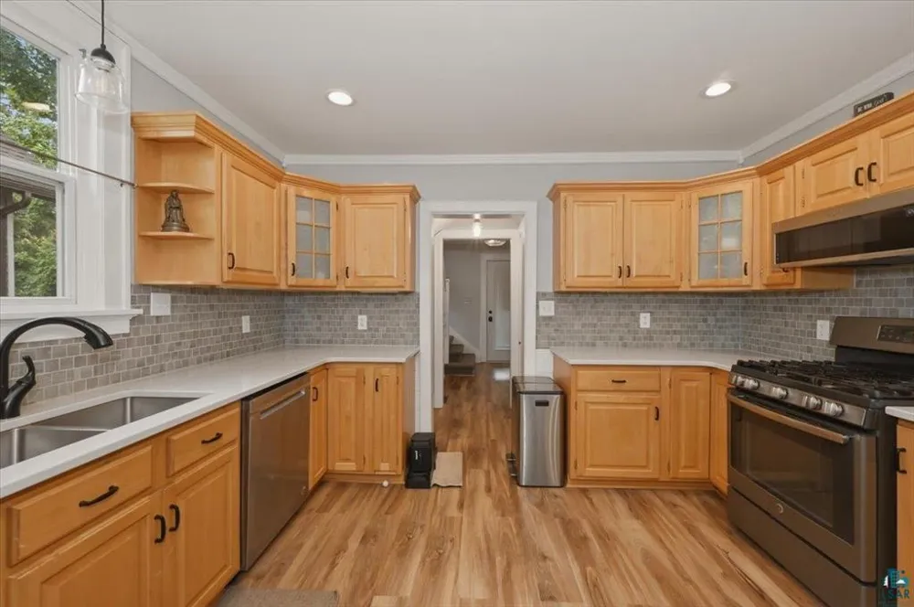 5215 Avondale Street Duluth, MN 55804