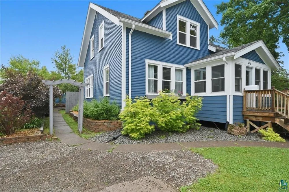 5215 Avondale Street Duluth, MN 55804