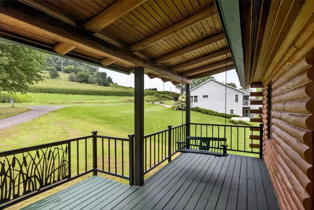 565 Beckman Road La Crescent, MN 55947