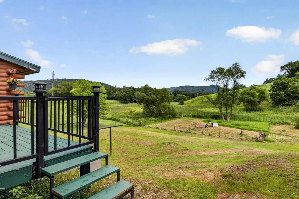 565 Beckman Road La Crescent, MN 55947