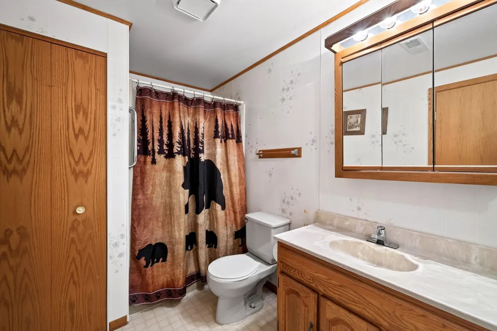 565 Beckman Road La Crescent, MN 55947