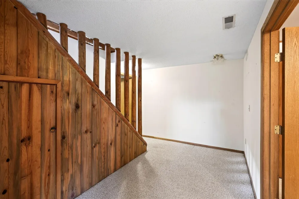 565 Beckman Road La Crescent, MN 55947