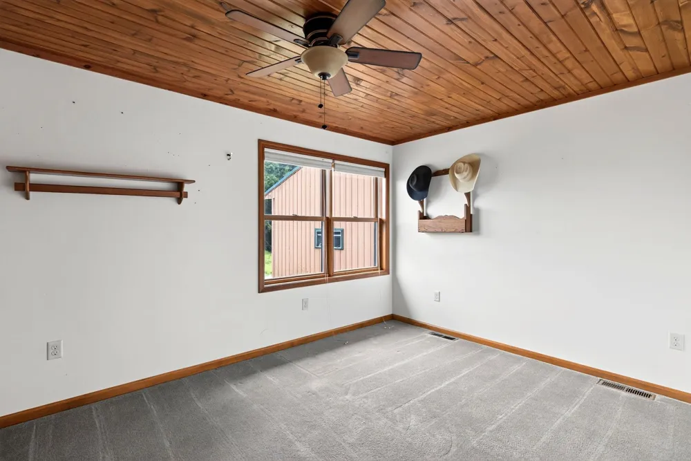 565 Beckman Road La Crescent, MN 55947