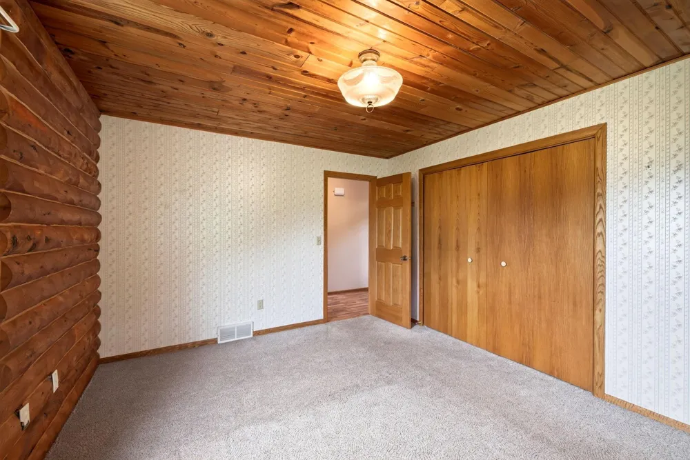 565 Beckman Road La Crescent, MN 55947