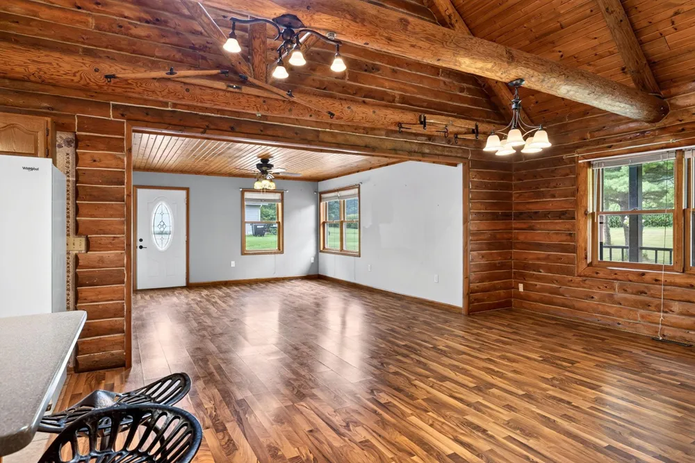 565 Beckman Road La Crescent, MN 55947