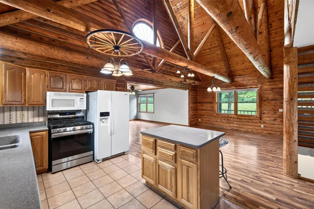565 Beckman Road La Crescent, MN 55947
